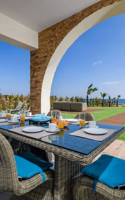 Serenity Seafront Villa: all'aperto, Balcone / Terrazza / Patio, Esterni