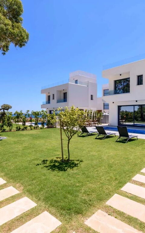 By the Beach - Sea Pearl Villa: all'aperto, Esterni, Giardino