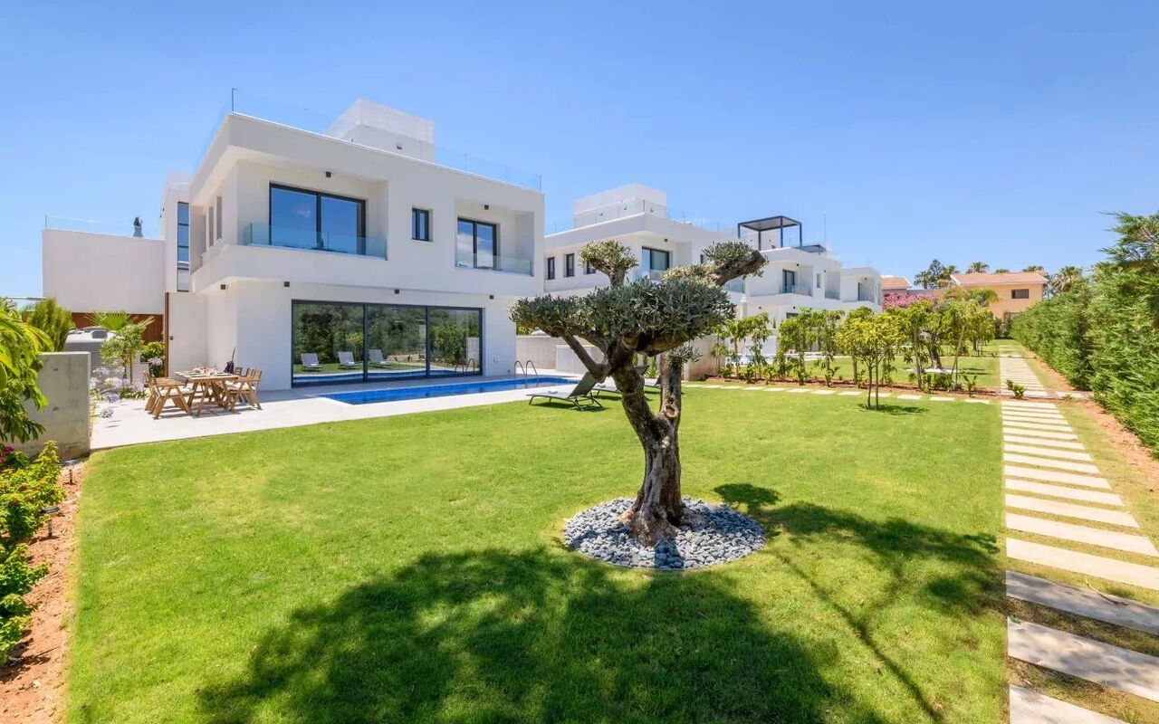 By the Beach - Sea Pearl Villa: all'aperto, Esterni, Giardino, Piscina