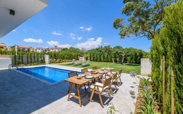 By the Beach - Sea Pearl Villa: all'aperto, Esterni, Giardino, Piscina