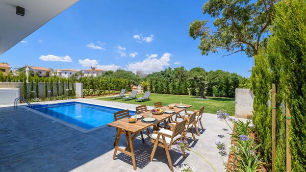 By the Beach - Sea Pearl Villa: all'aperto, Esterni, Giardino, Piscina