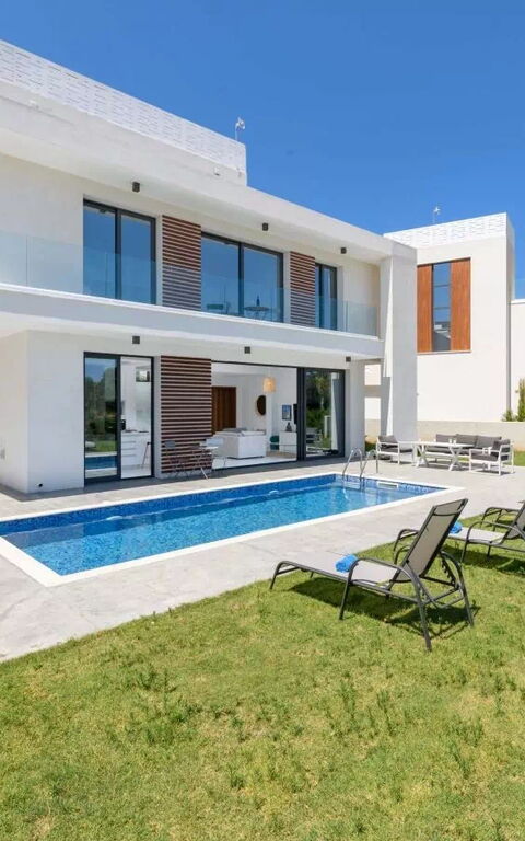 By the Beach - White Coral Villa: all'aperto, Esterni, Giardino, Piscina