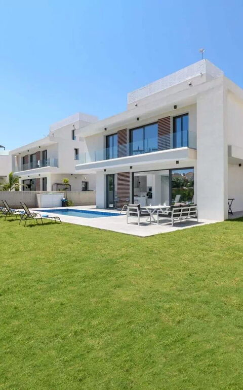 By the Beach - White Coral Villa: all'aperto, Esterni, Giardino, Piscina