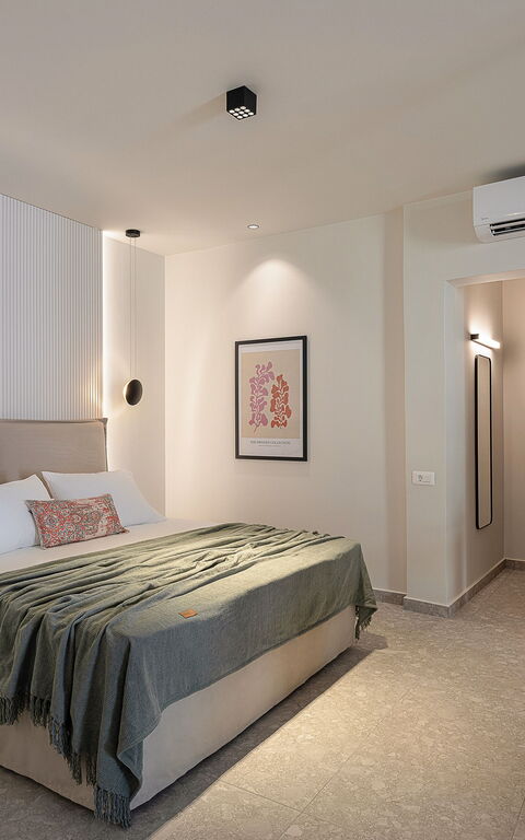 Ares Luxurious Residence: Camera da letto