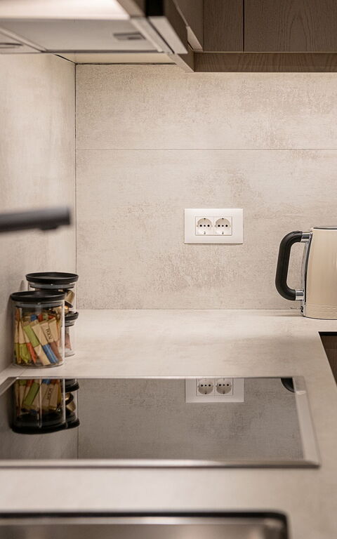 Ares Luxurious Residence: Cucina