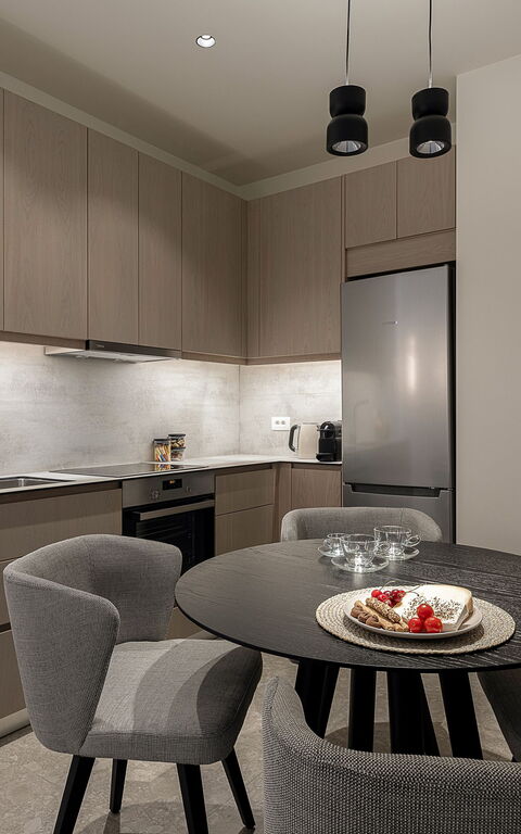 Ares Luxurious Residence: Cucina, Sala da pranzo