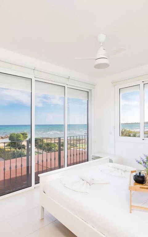 Aya Thekla Beach House: Camera da letto