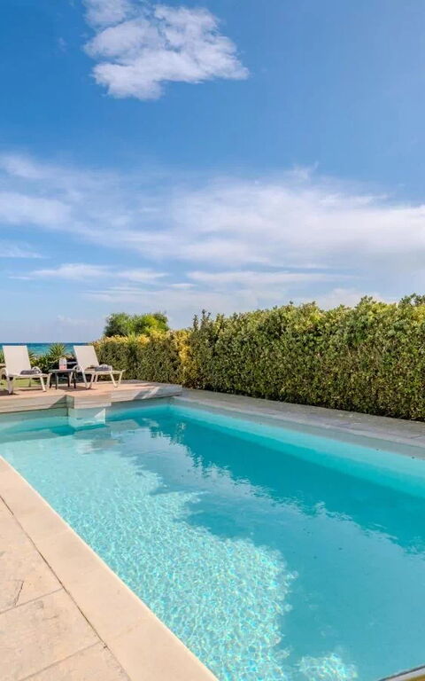Aya Thekla Beach House: all'aperto, Esterni, Piscina