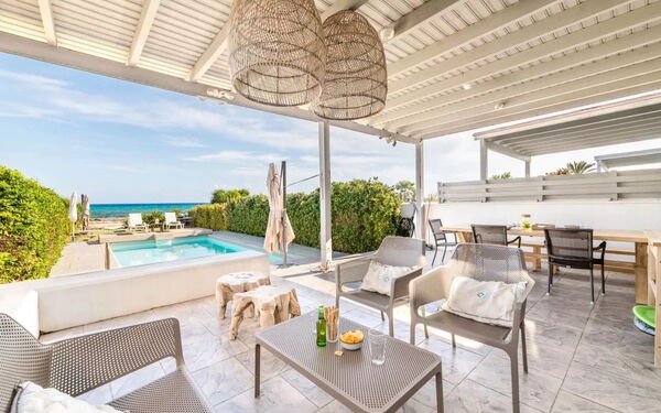 Aya Thekla Beach House: all'aperto, Balcone / Terrazza / Patio, Esterni, Piscina