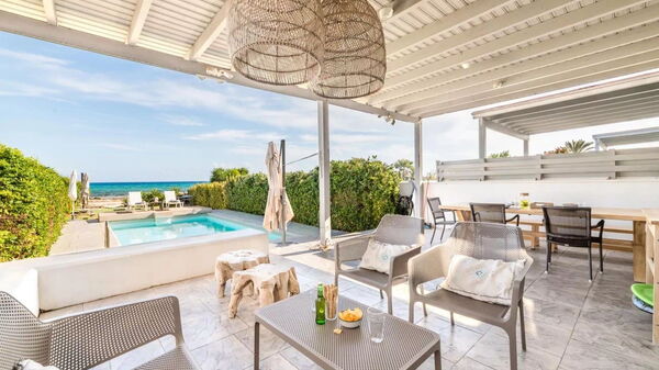 Aya Thekla Beach House: all'aperto, Balcone / Terrazza / Patio, Esterni, Piscina