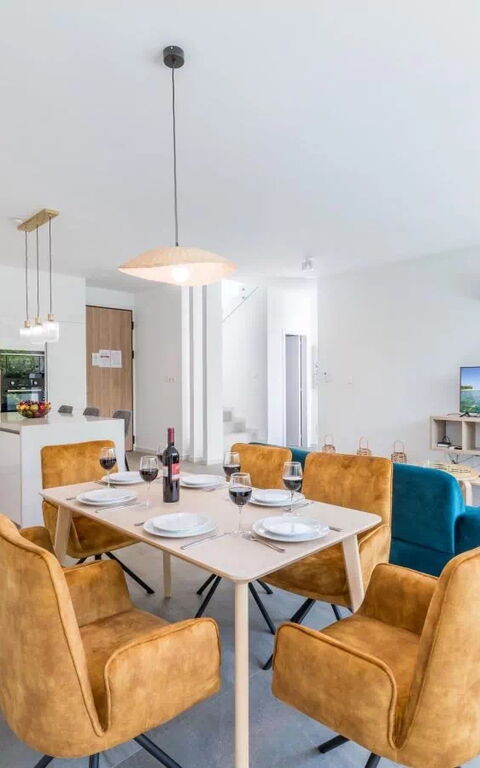 Azure Seaview - Ruby Villa: Cucina, Sala da pranzo, Soggiorno