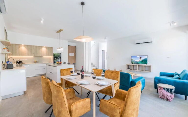 Azure Seaview - Ruby Villa: Cucina, Sala da pranzo, Soggiorno