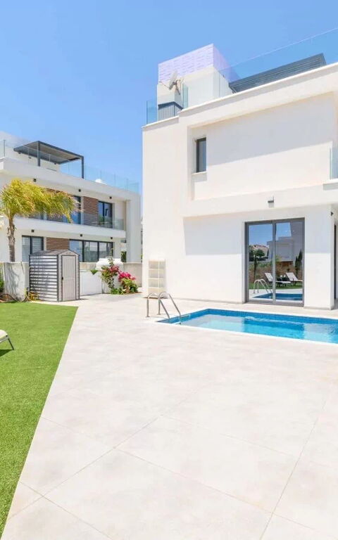 By the Beach - Emerald Seaview Villa: all'aperto, Esterni, Giardino, Piscina