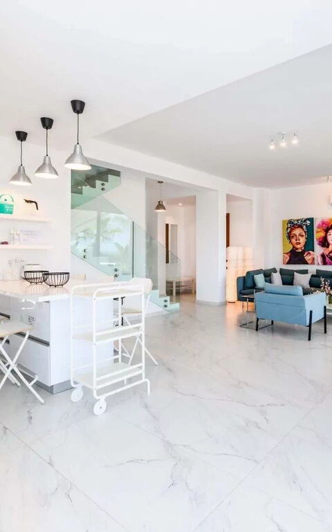 By the Beach - Emerald Seaview Villa: Soggiorno