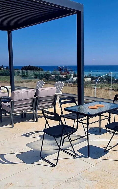 By the Beach - Emerald Seaview Villa: all'aperto, Balcone / Terrazza / Patio, Esterni