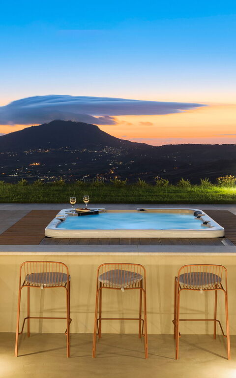 Villa Chabada: all'aperto, Esterni, Idromassaggio, Piscina, Vista Panoramica