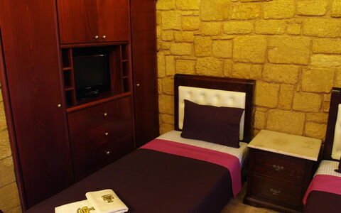 Alloggio Suite Price Elias
