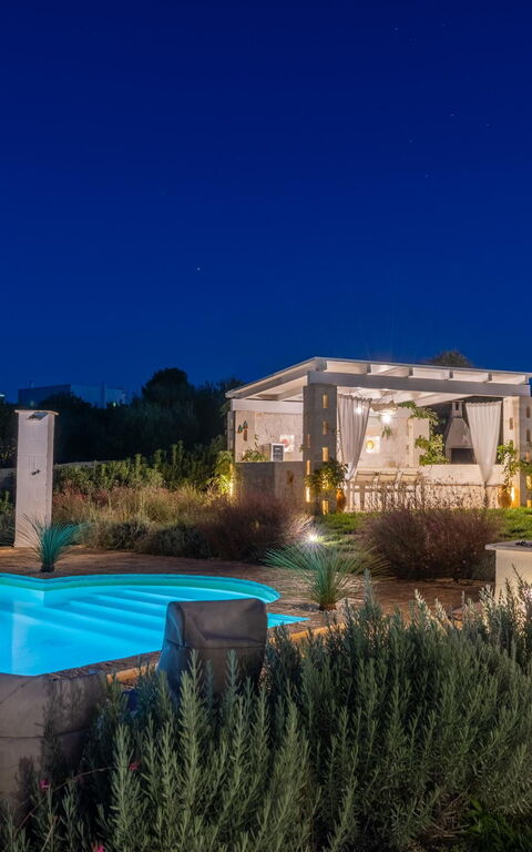 Villa Calanthia: all'aperto, Esterni, Giardino, Piscina
