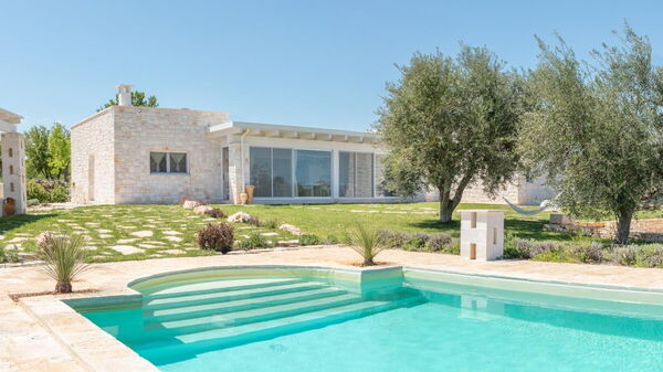 Villa Calanthia: all'aperto, Esterni, Giardino, Piscina