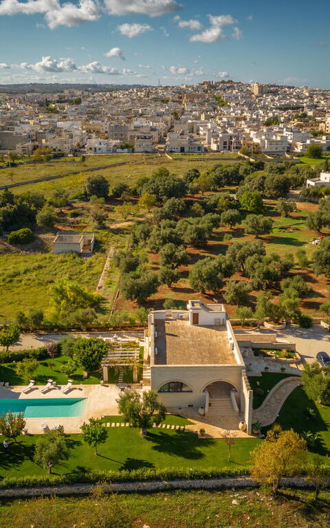 Villa Icaria: Giardino, Piscina, Vista Panoramica