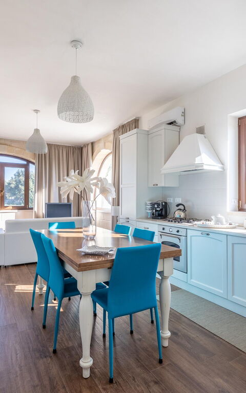 Villa Icaria: Cucina, Sala da pranzo