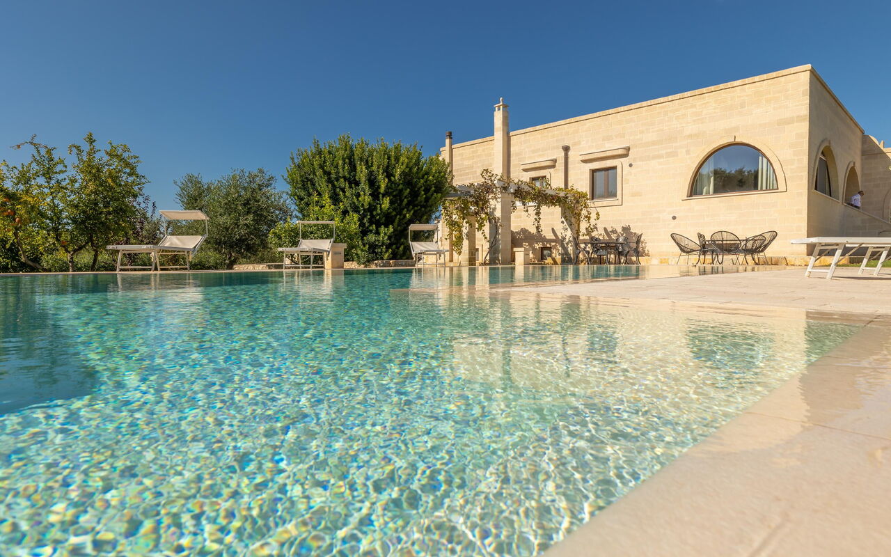 Villa Icaria: all'aperto, Esterni, Piscina