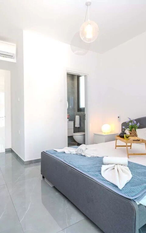 By the Beach - Aura Villa: Camera da letto