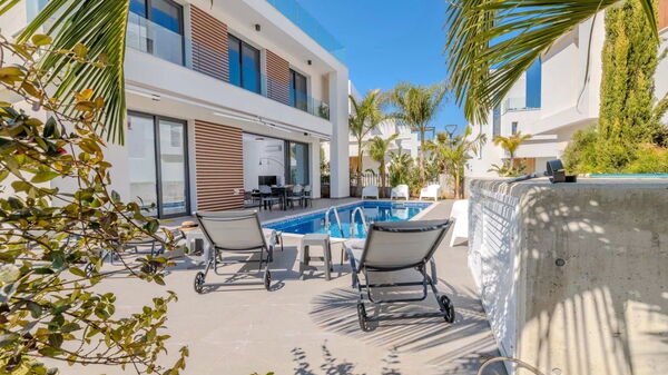 By the Beach - Aura Villa: all'aperto, Esterni, Piscina