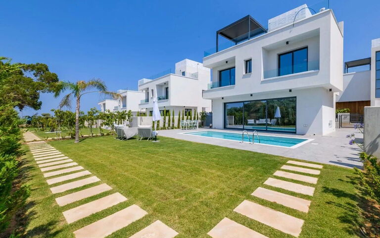 By the Beach - Blue Topaz Villa: all'aperto, Esterni, Giardino, Piscina