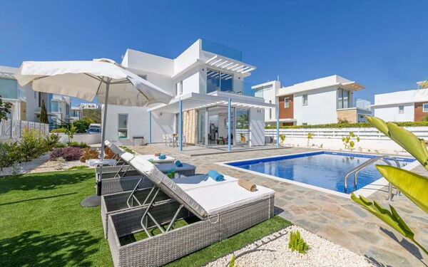 Mylos Lifestyle Seaview Villa #15: Giardino, Piscina