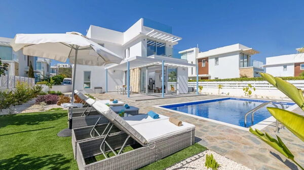 Mylos Lifestyle Seaview Villa #15: Giardino, Piscina