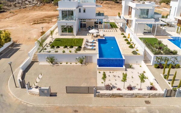 Mylos Lifestyle Seaview Villa #21: Piscina