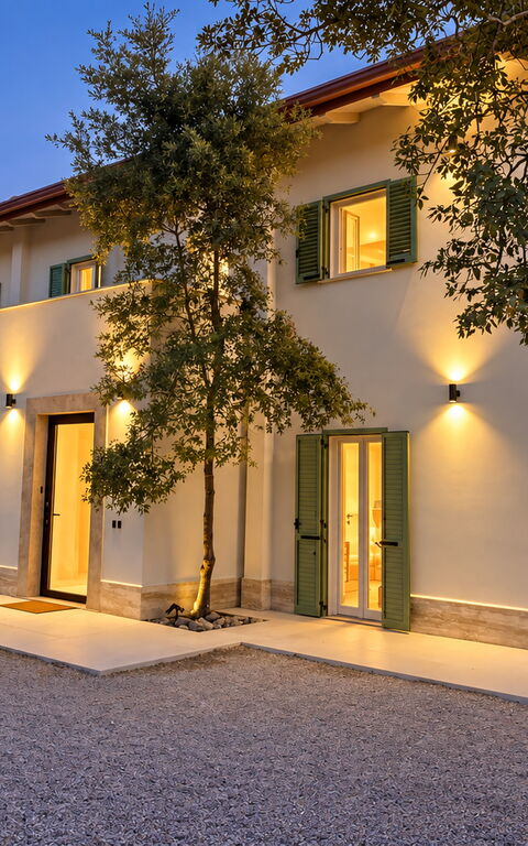 Roc Villa: all'aperto, Esterni