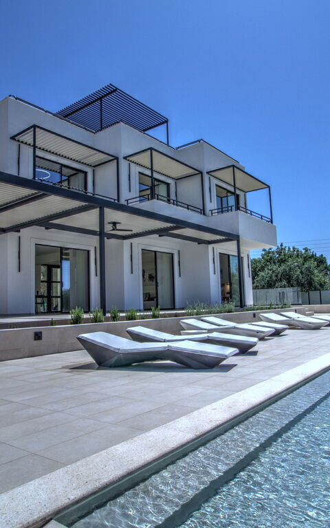 Villa Watanave: all'aperto, Balcone / Terrazza / Patio, Estate, Esterni, Piscina, Primavera
