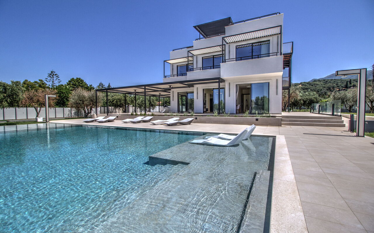 Villa Watanave: all'aperto, Estate, Esterni, Piscina, Primavera