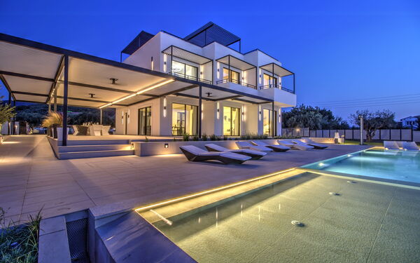Villa Watanave: all'aperto, Balcone / Terrazza / Patio, Estate, Esterni, Piscina, Primavera