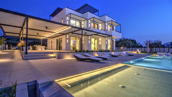 Villa Watanave: all'aperto, Balcone / Terrazza / Patio, Estate, Esterni, Piscina, Primavera