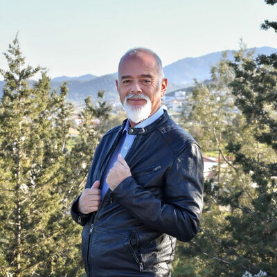 Nicos Theodosiou, Direttore